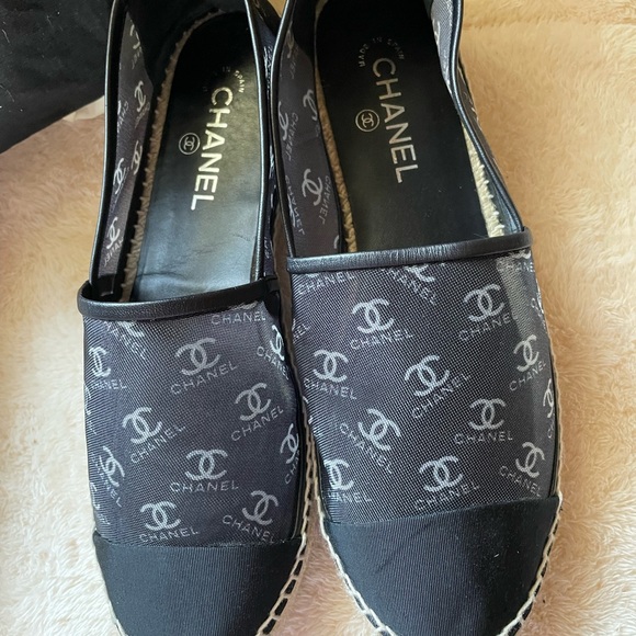 Gorgeous CHANEL Espadrilles - Picture 6 of 9